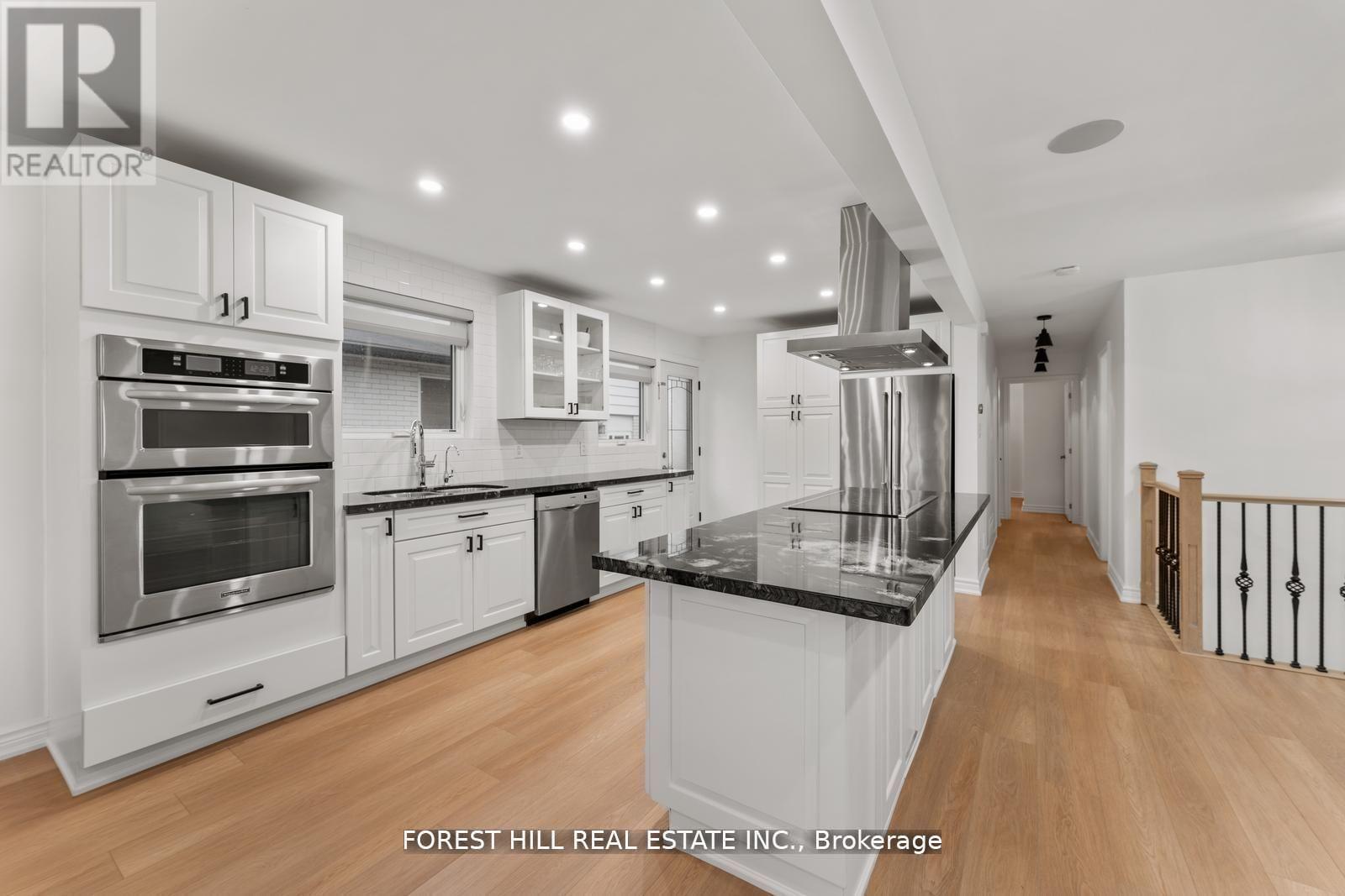 Property at 165 KINGSVIEW DRIVE image 5