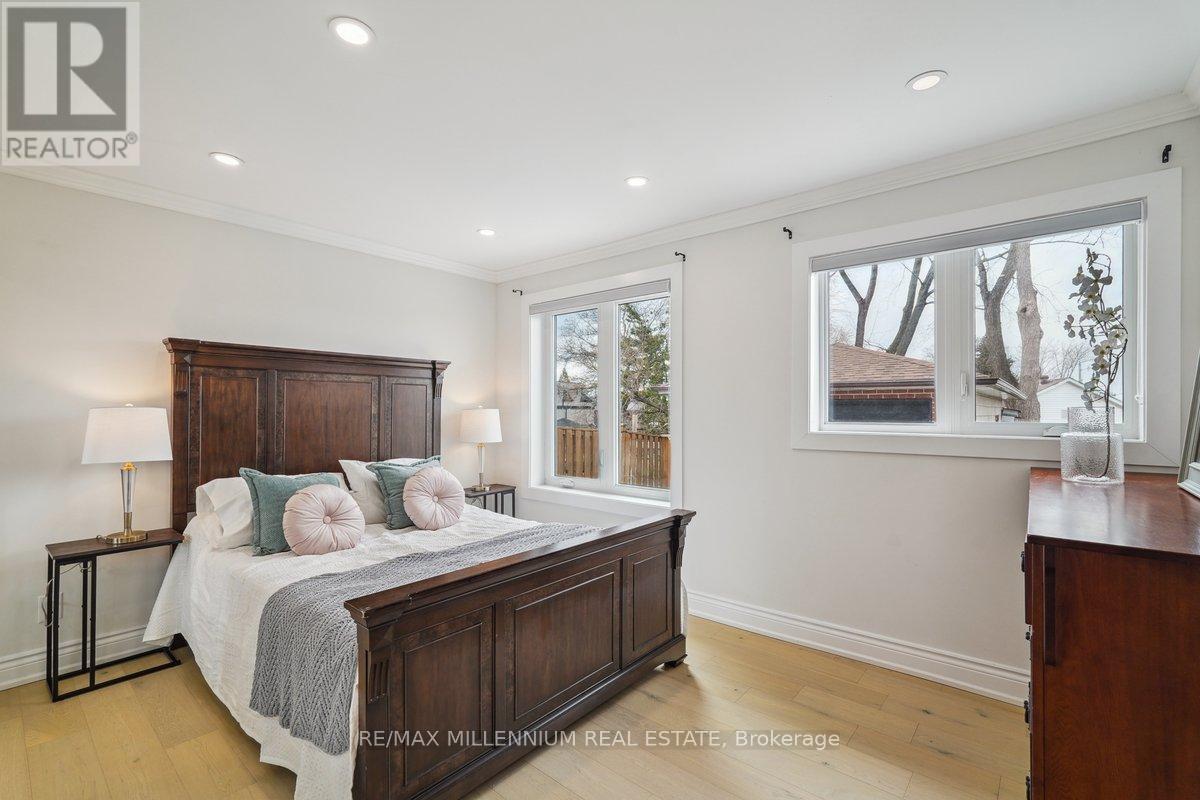 24 Renshaw Street, Toronto, Ontario  M3M 2C8 - Photo 10 - W12096665