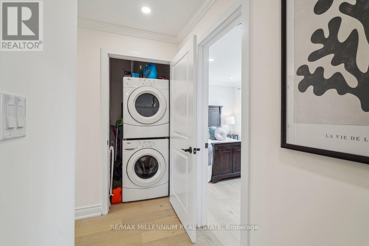 24 Renshaw Street, Toronto, Ontario  M3M 2C8 - Photo 12 - W12096665