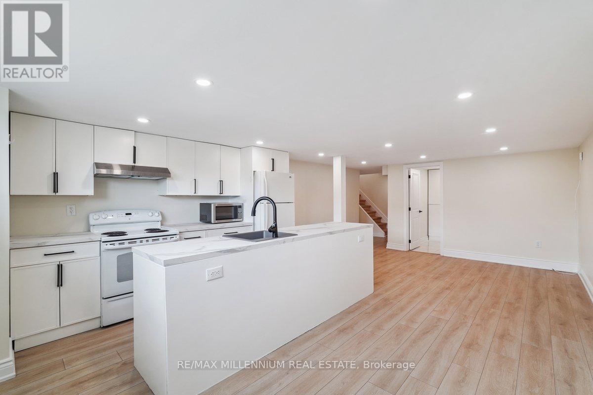 24 Renshaw Street, Toronto, Ontario  M3M 2C8 - Photo 13 - W12096665