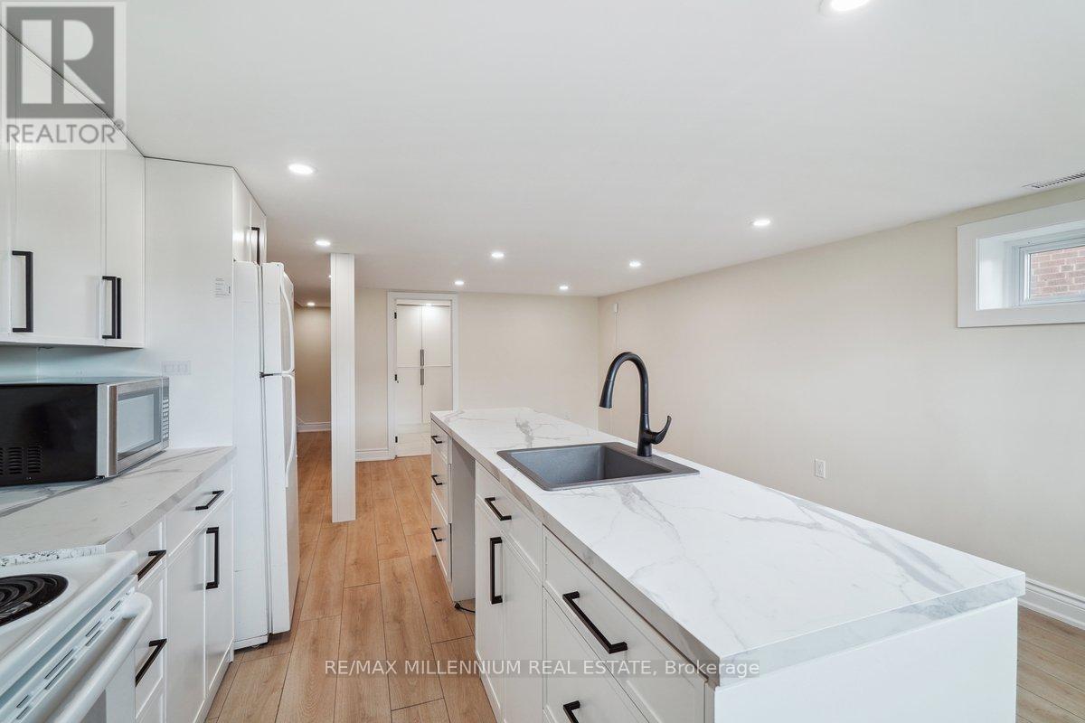 24 Renshaw Street, Toronto, Ontario  M3M 2C8 - Photo 14 - W12096665