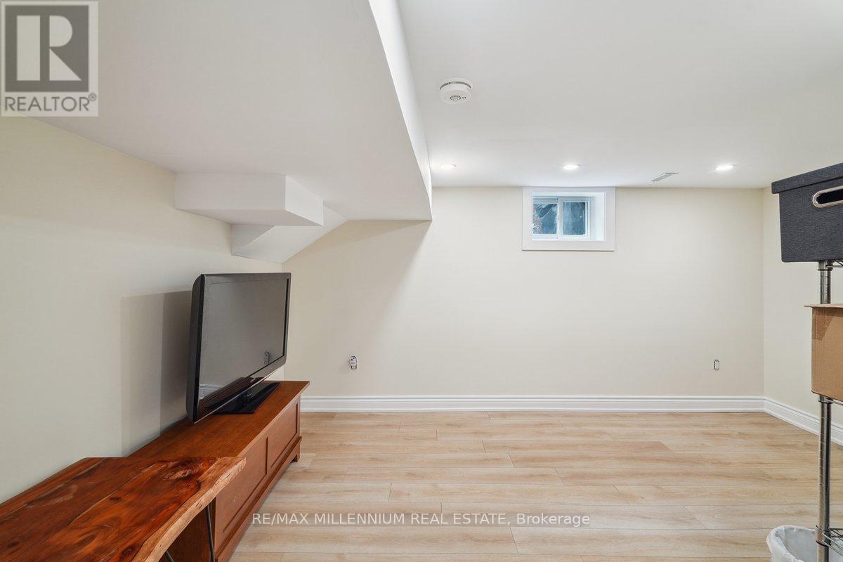 24 Renshaw Street, Toronto, Ontario  M3M 2C8 - Photo 16 - W12096665