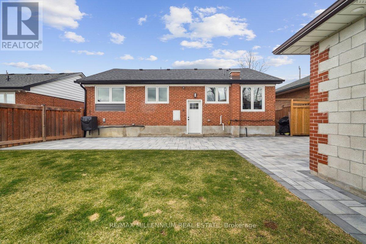 24 Renshaw Street, Toronto, Ontario  M3M 2C8 - Photo 20 - W12096665