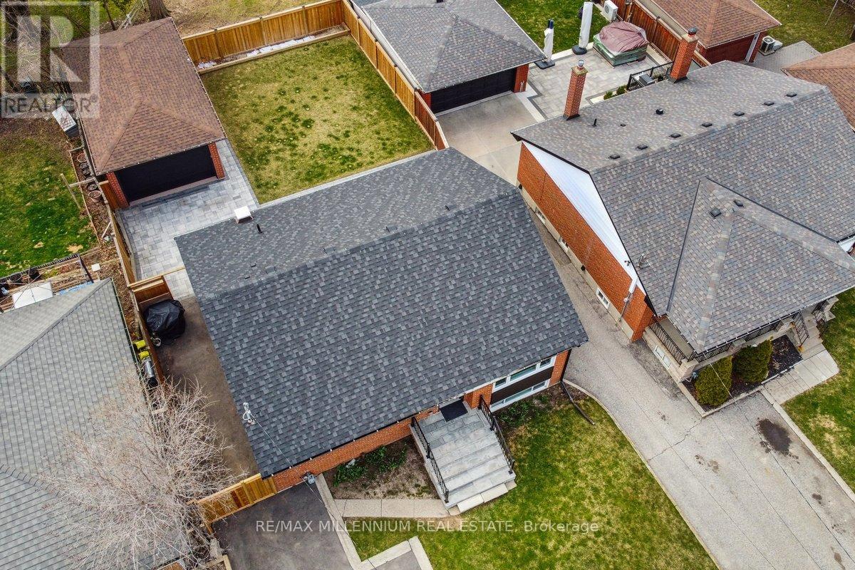 24 Renshaw Street, Toronto, Ontario  M3M 2C8 - Photo 23 - W12096665