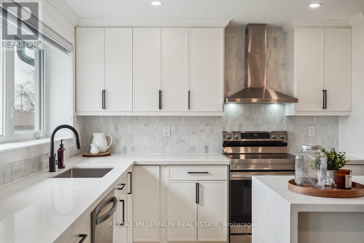 24 Renshaw Street, Toronto, Ontario  M3M 2C8 - Photo 7 - W12096665