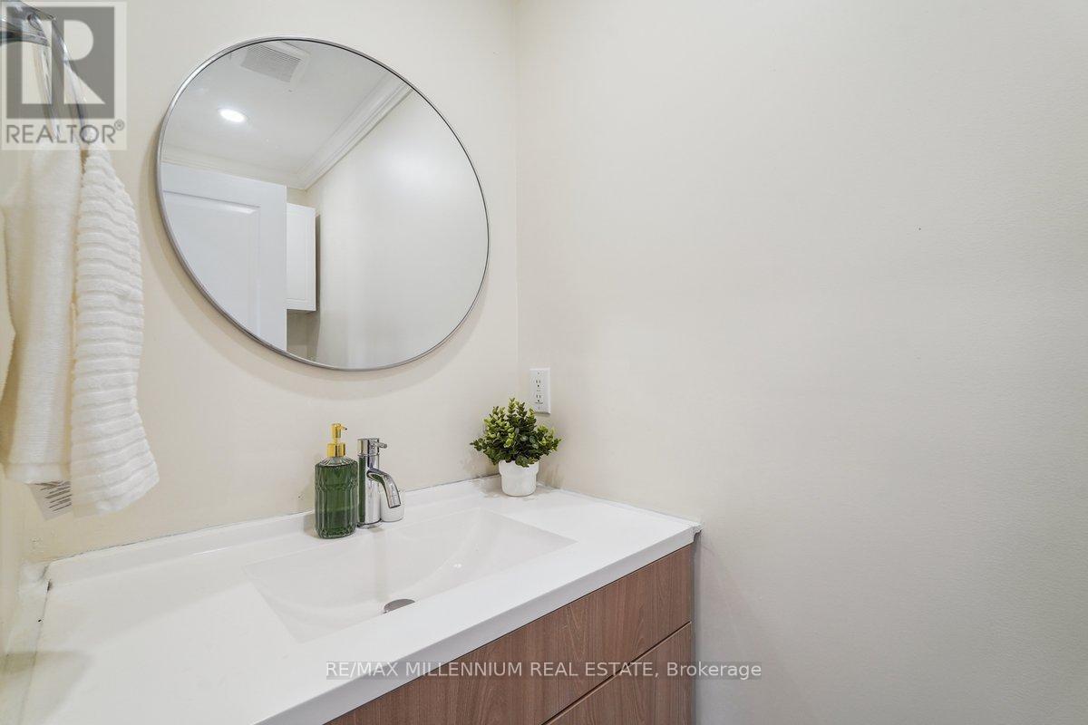 24 Renshaw Street, Toronto, Ontario  M3M 2C8 - Photo 9 - W12096665
