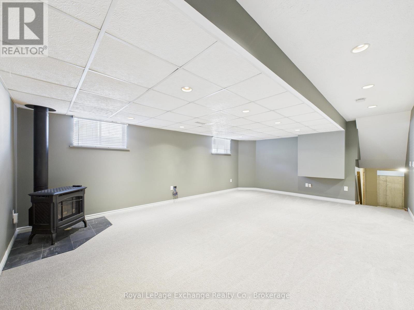 172 Park Drive, North Huron, Ontario  N0G 2W0 - Photo 34 - X12096106