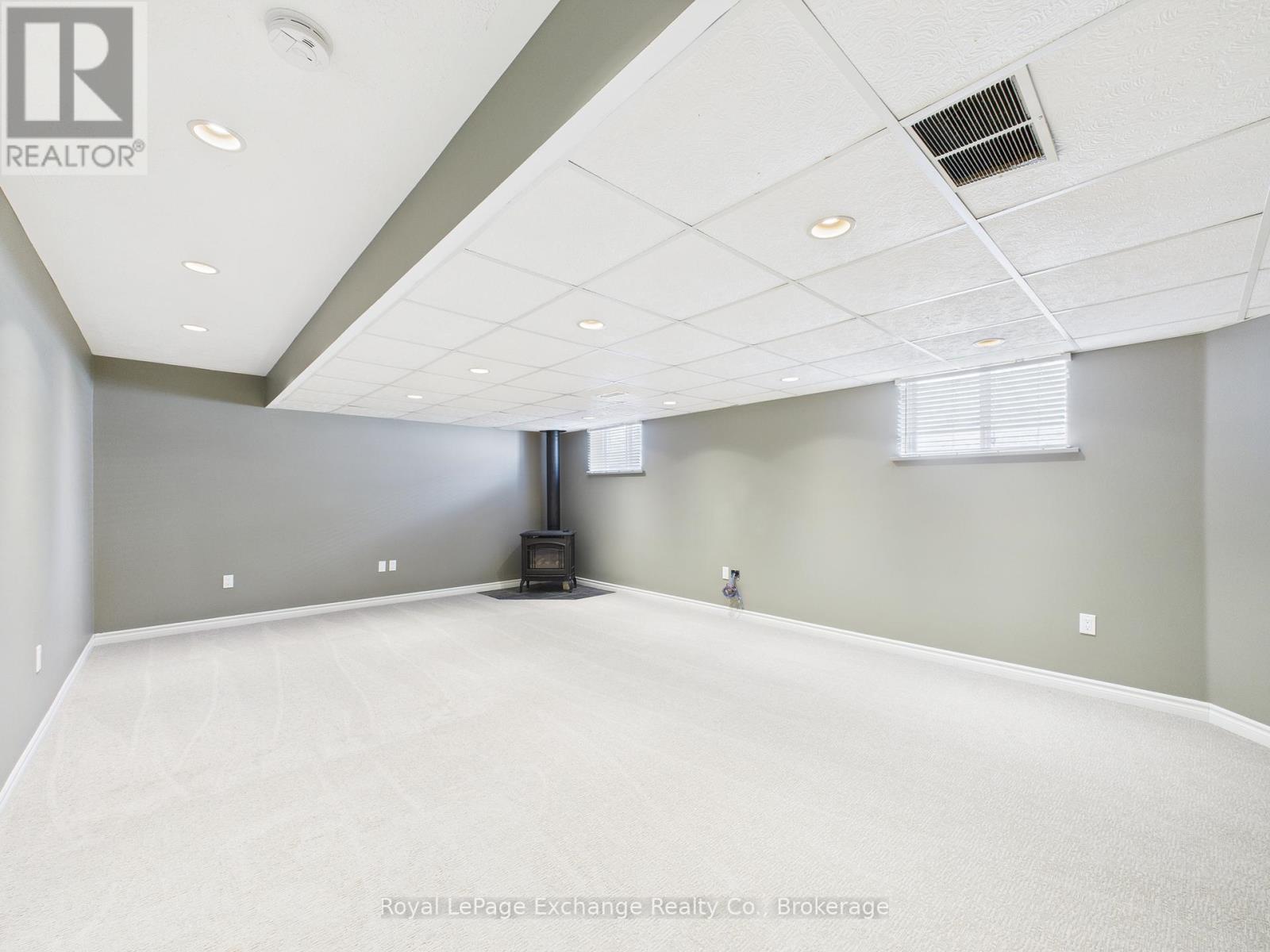 172 Park Drive, North Huron, Ontario  N0G 2W0 - Photo 32 - X12096106