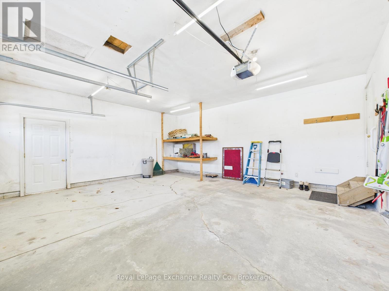 172 Park Drive, North Huron, Ontario  N0G 2W0 - Photo 40 - X12096106