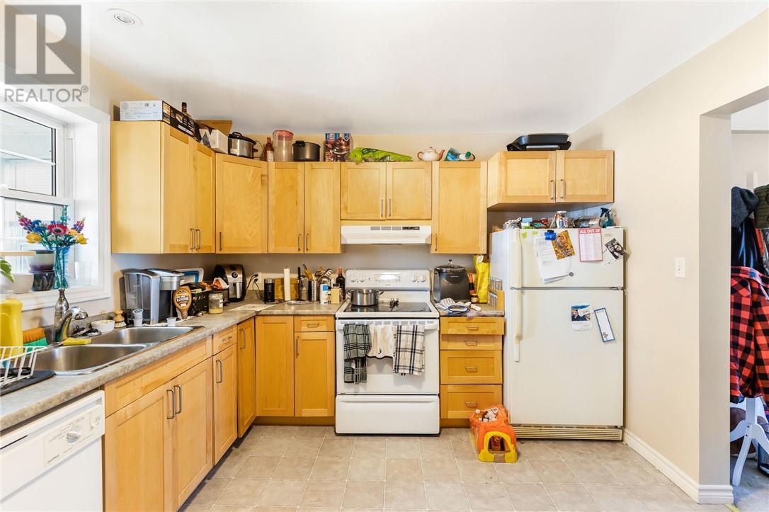 Property at 354 Antwerp Avenue image 2