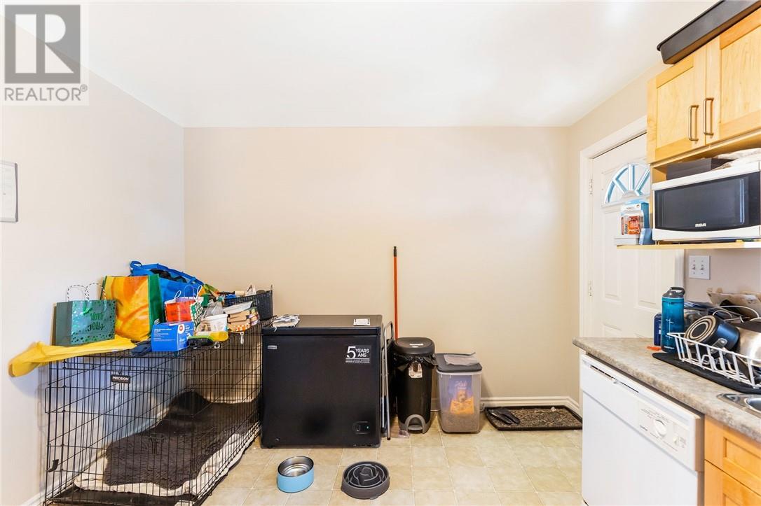 Property at 354 Antwerp Avenue image 3