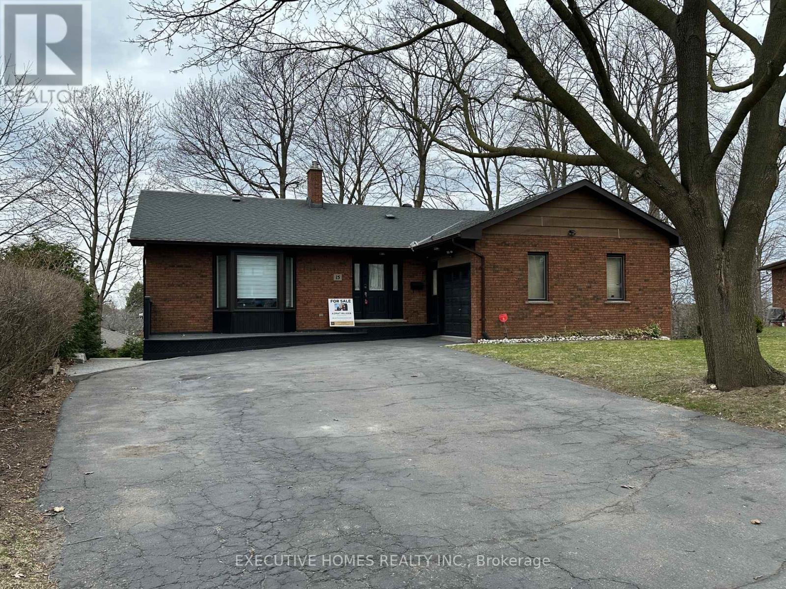 Property at 15 WESTBROOK PLACE image 1