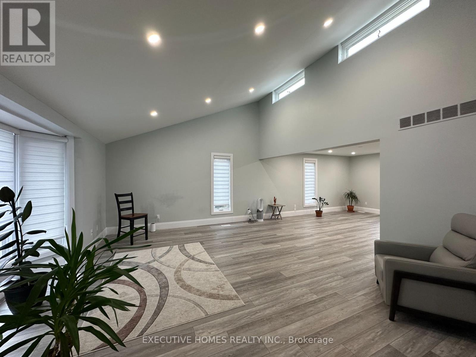 Property at 15 WESTBROOK PLACE image 2