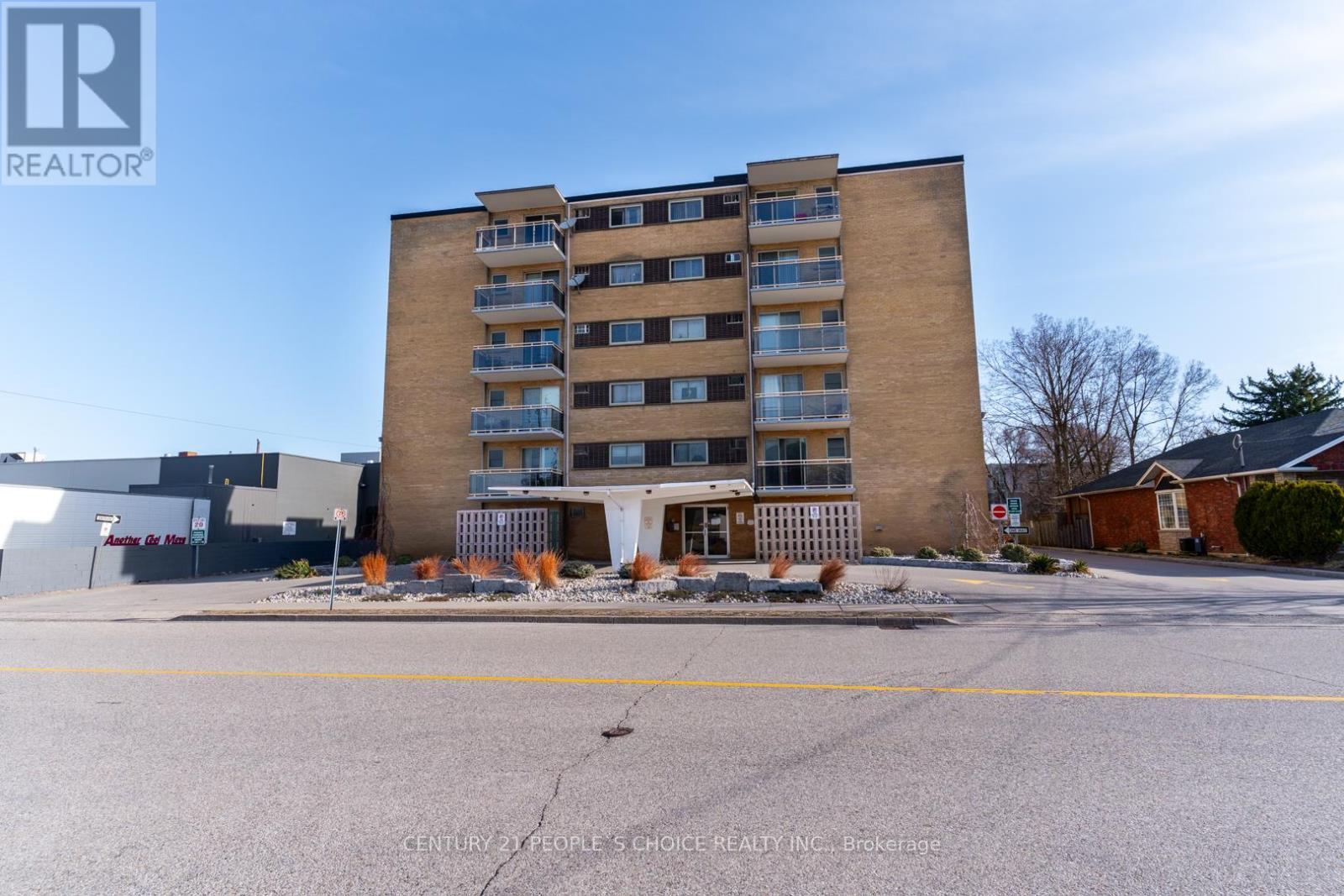 601 - 87 St. George Street, Brantford, Ontario  N3R 1V5 - Photo 5 - X12096592