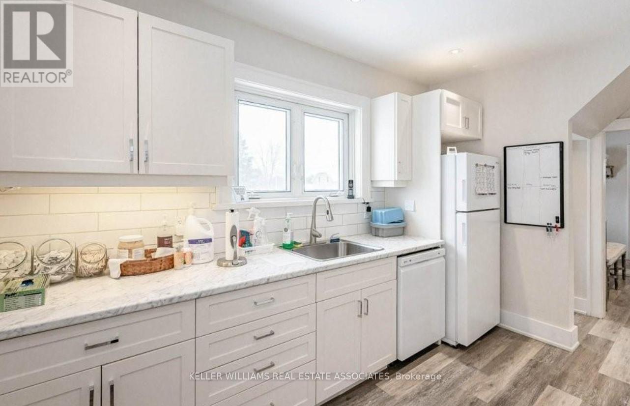 40 Brock Road S, Puslinch, Ontario  N0B 2J0 - Photo 14 - X12096620