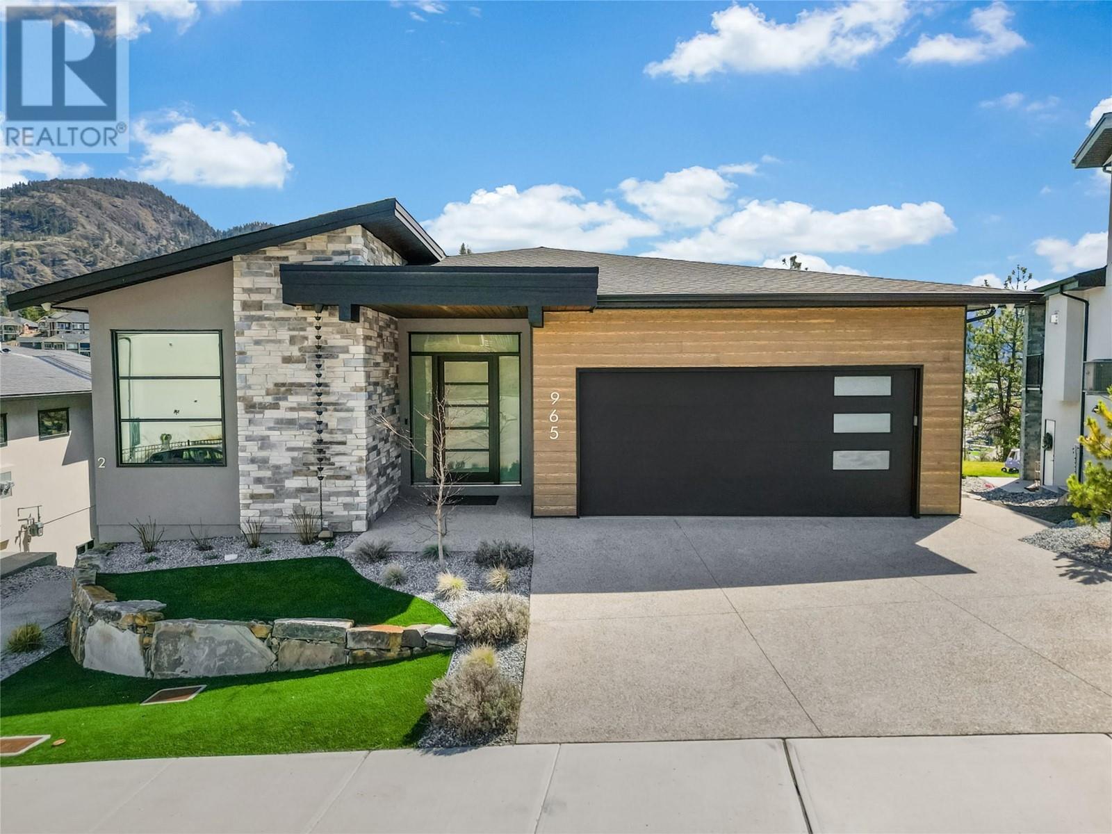 965 Lochness Street, Kelowna, British Columbia