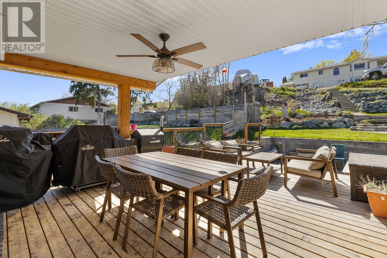 Property at 9759 Winview Road image 3