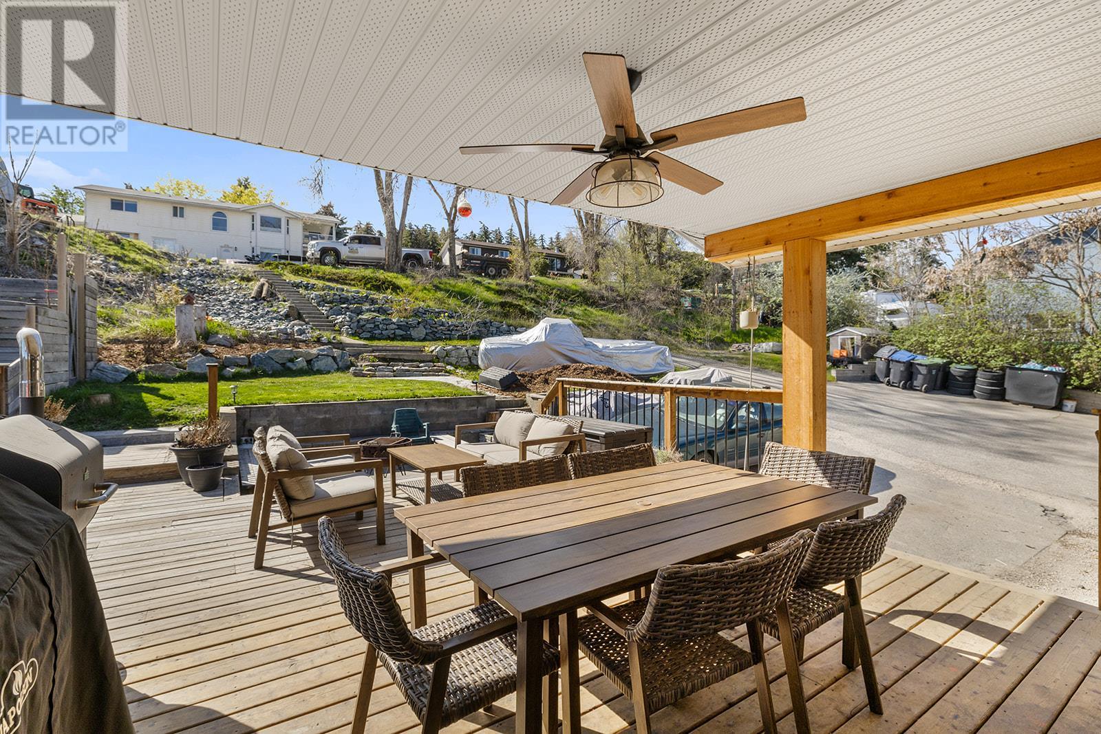 Property at 9759 Winview Road image 4