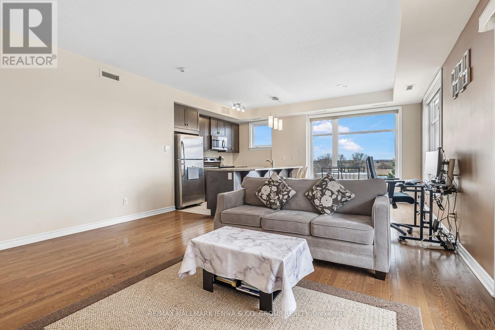 201 - 140 Guelph Private, Ottawa, Ontario  K2T 0J2 - Photo 11 - X12096828