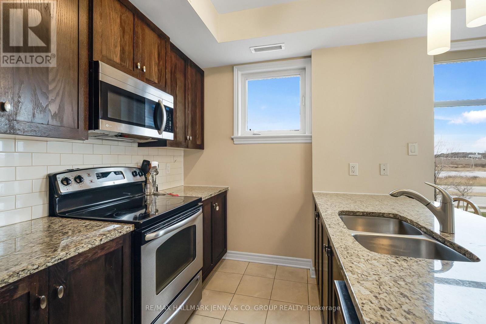 201 - 140 Guelph Private, Ottawa, Ontario  K2T 0J2 - Photo 12 - X12096828