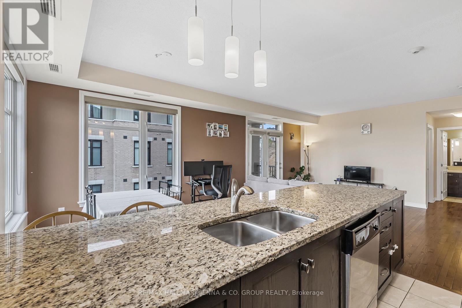 201 - 140 Guelph Private, Ottawa, Ontario  K2T 0J2 - Photo 13 - X12096828