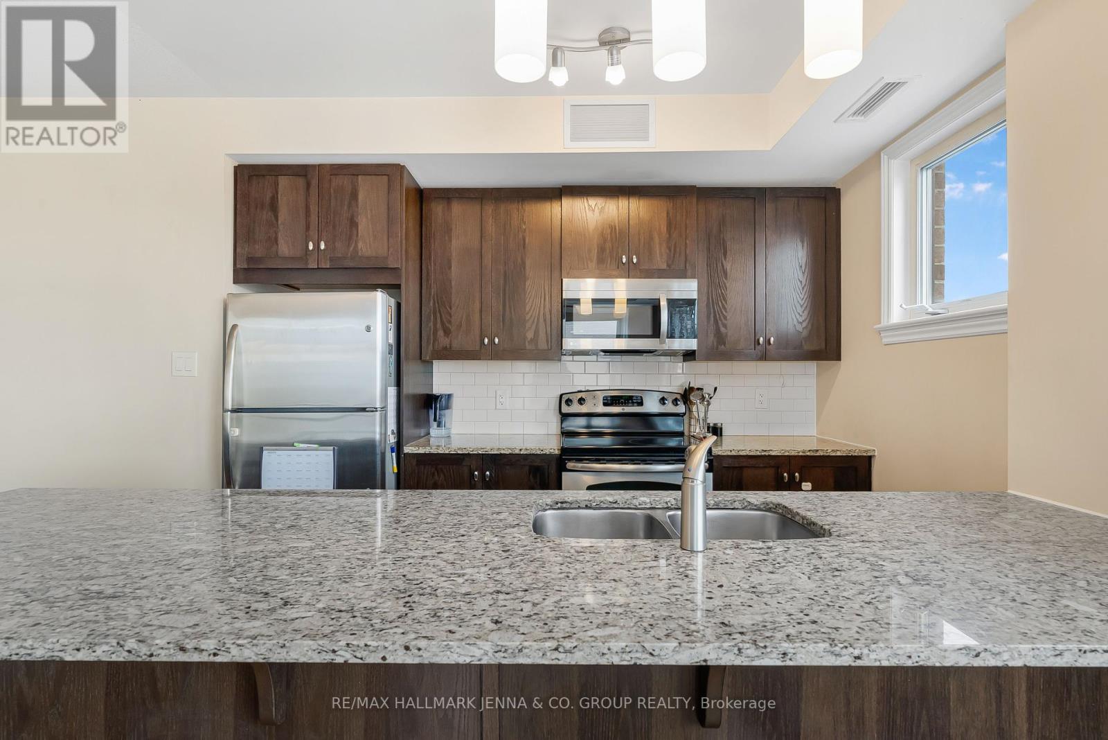 201 - 140 Guelph Private, Ottawa, Ontario  K2T 0J2 - Photo 16 - X12096828
