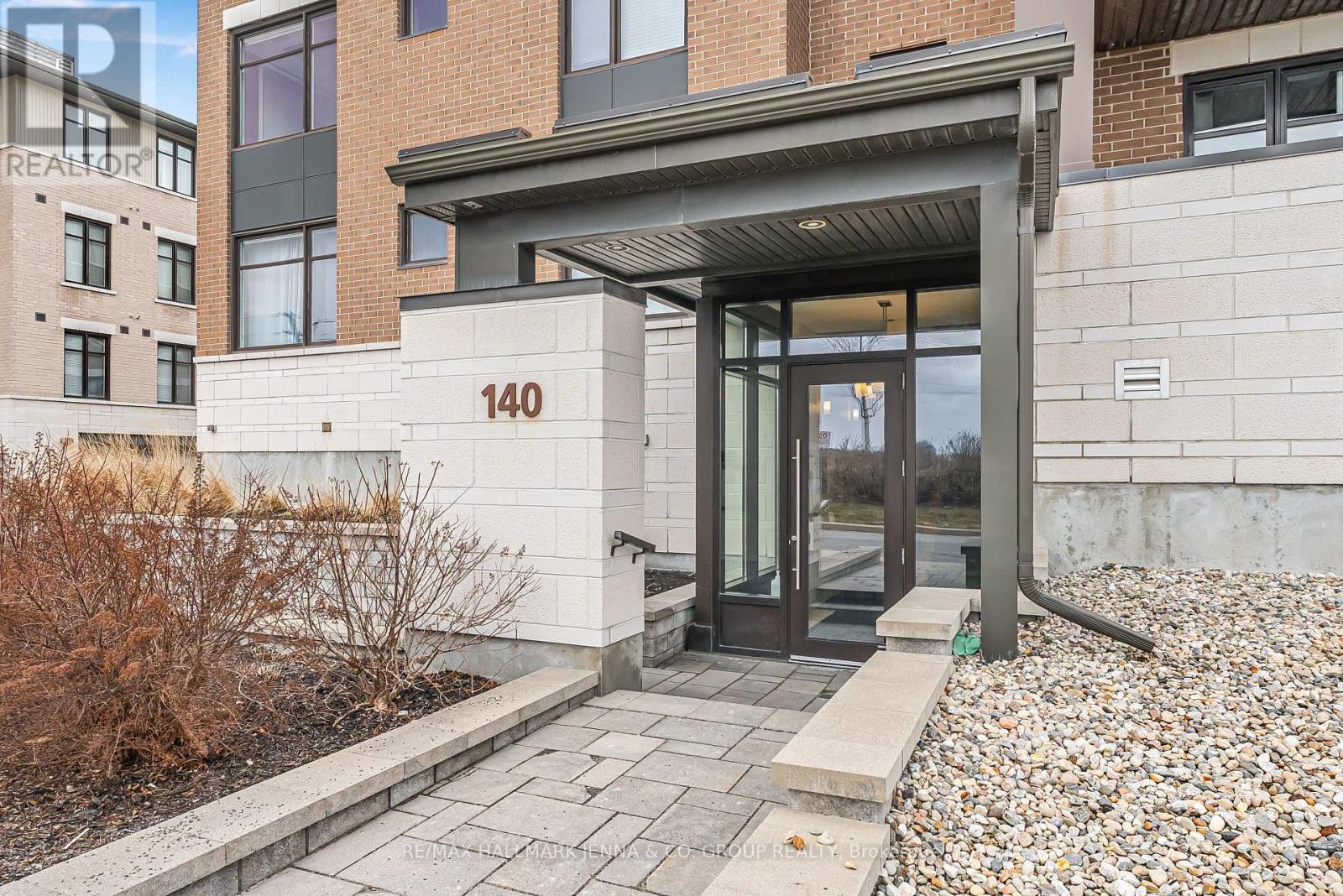 201 - 140 Guelph Private, Ottawa, Ontario  K2T 0J2 - Photo 2 - X12096828