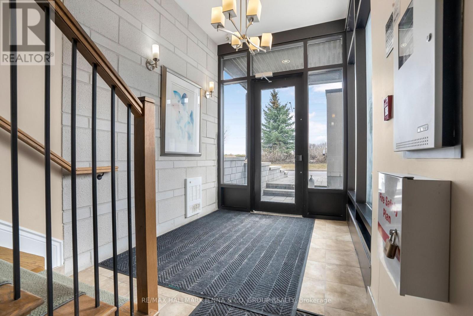 201 - 140 Guelph Private, Ottawa, Ontario  K2T 0J2 - Photo 3 - X12096828