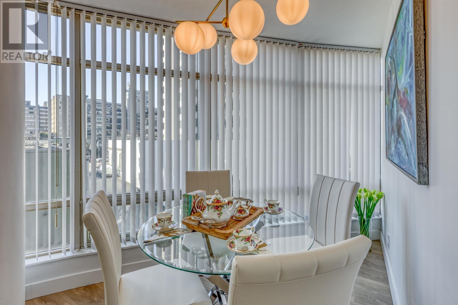 Listing Picture 6 of 24 : 403 1288 ALBERNI STREET, Vancouver / 溫哥華 - 魯藝地產 Yvonne Lu Group - MLS Medallion Club Member