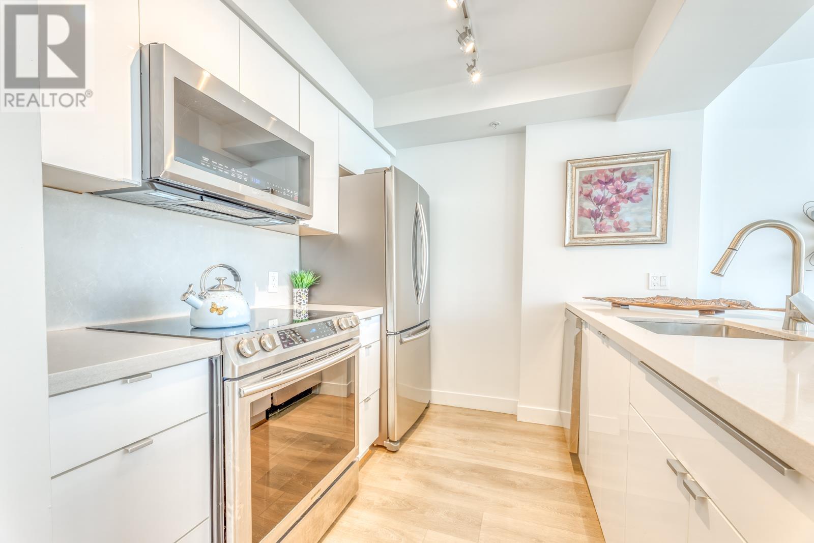 Listing Picture 10 of 24 : 403 1288 ALBERNI STREET, Vancouver / 溫哥華 - 魯藝地產 Yvonne Lu Group - MLS Medallion Club Member