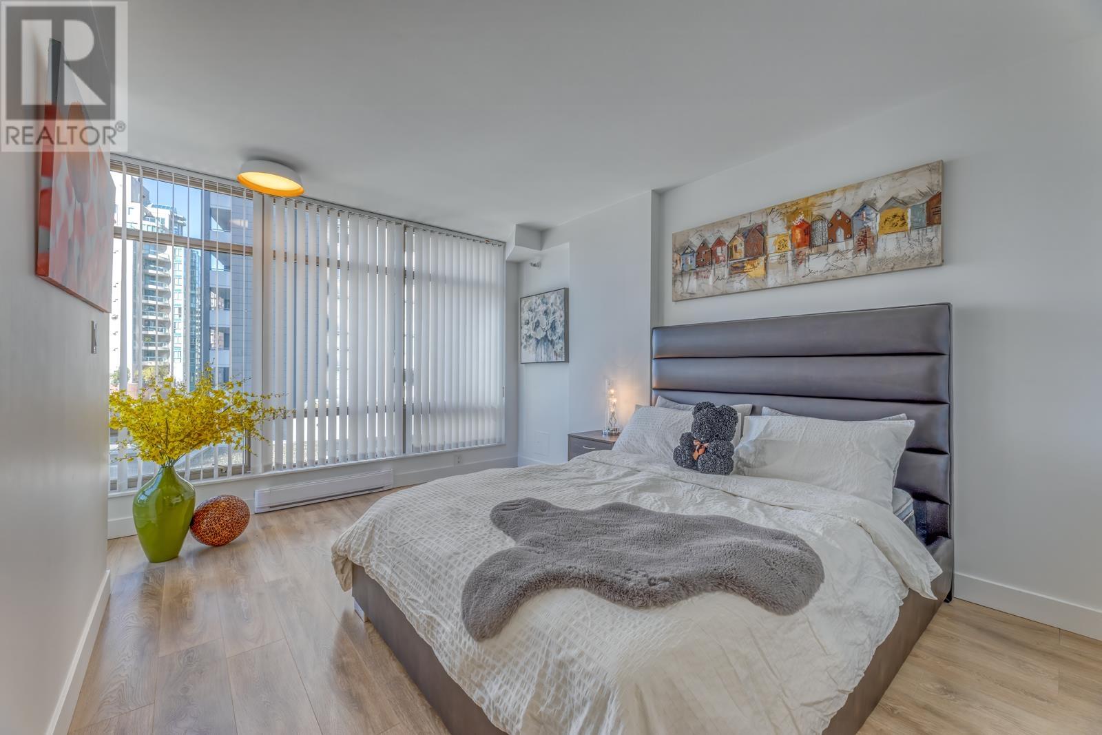 Listing Picture 17 of 24 : 403 1288 ALBERNI STREET, Vancouver / 溫哥華 - 魯藝地產 Yvonne Lu Group - MLS Medallion Club Member