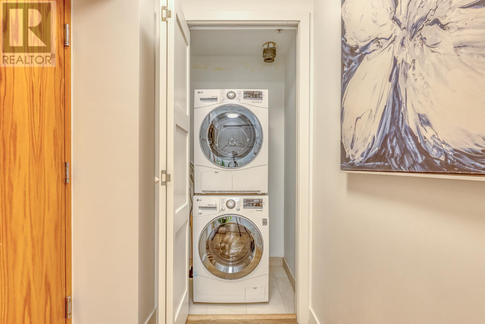 Listing Picture 2 of 24 : 403 1288 ALBERNI STREET, Vancouver / 溫哥華 - 魯藝地產 Yvonne Lu Group - MLS Medallion Club Member