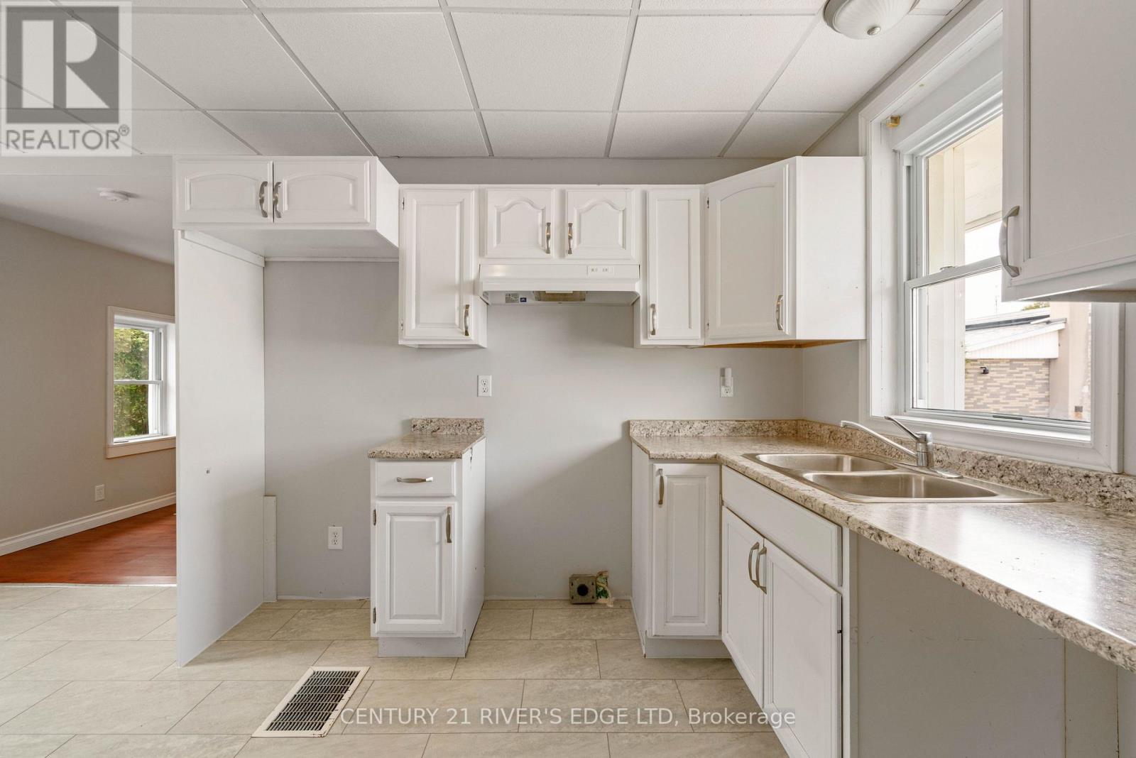 501 Church Street, North Dundas, Ontario  K0C 2K0 - Photo 15 - X12091755