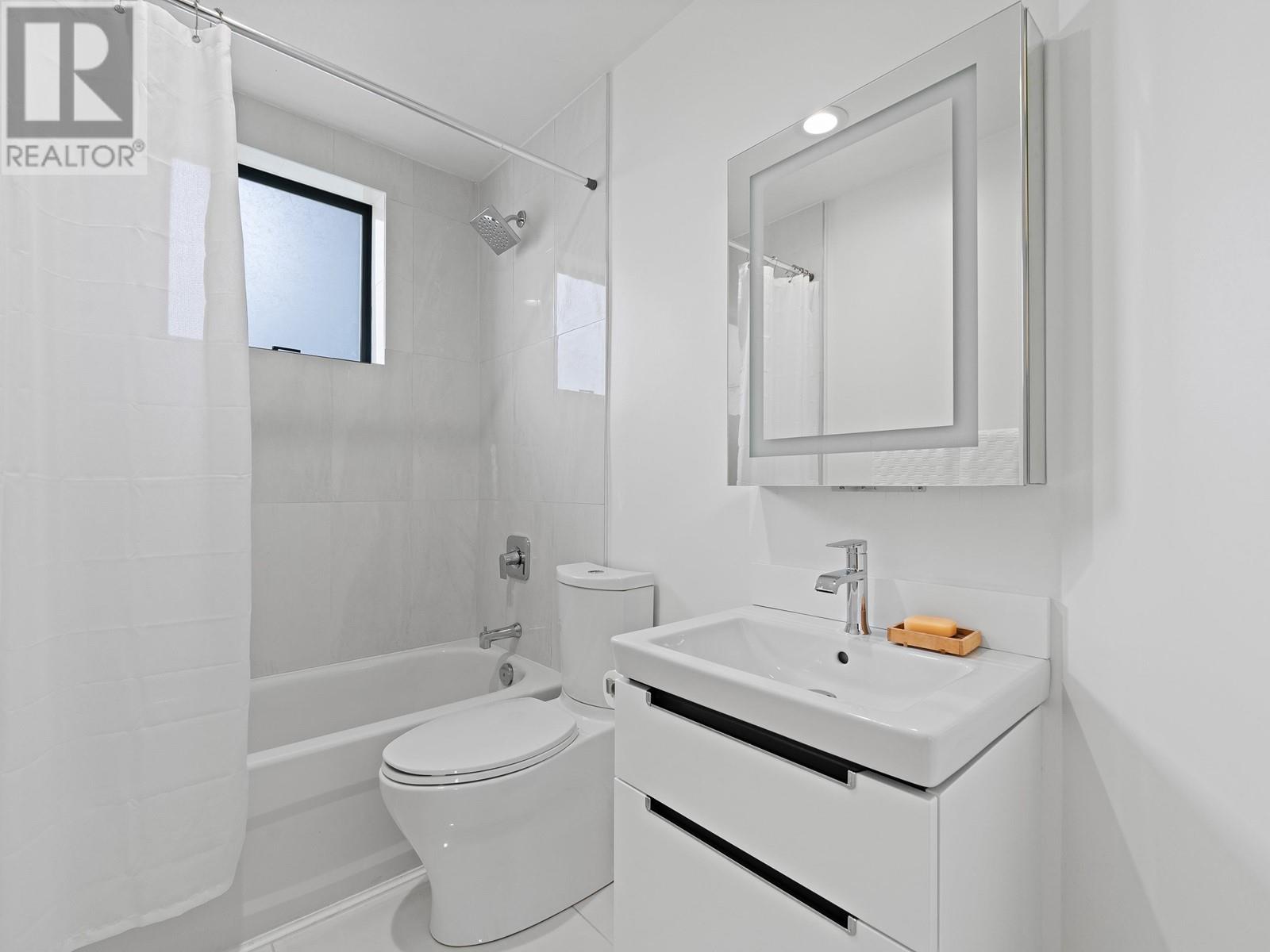 303 2190 Argyle Avenue, West Vancouver, British Columbia  V7V 1A4 - Photo 25 - R2992547