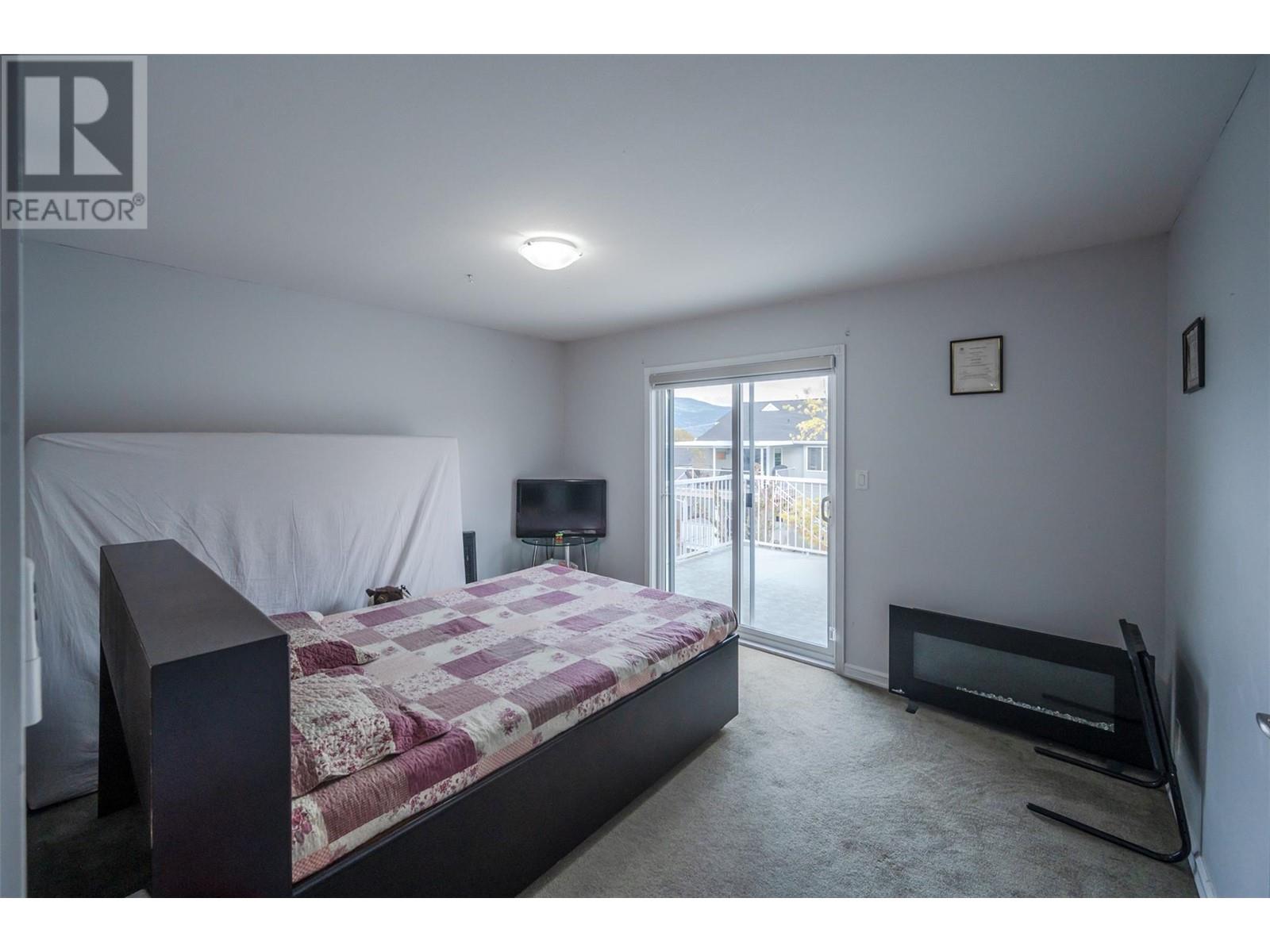 Property at 147 Stocks Crescent image 2