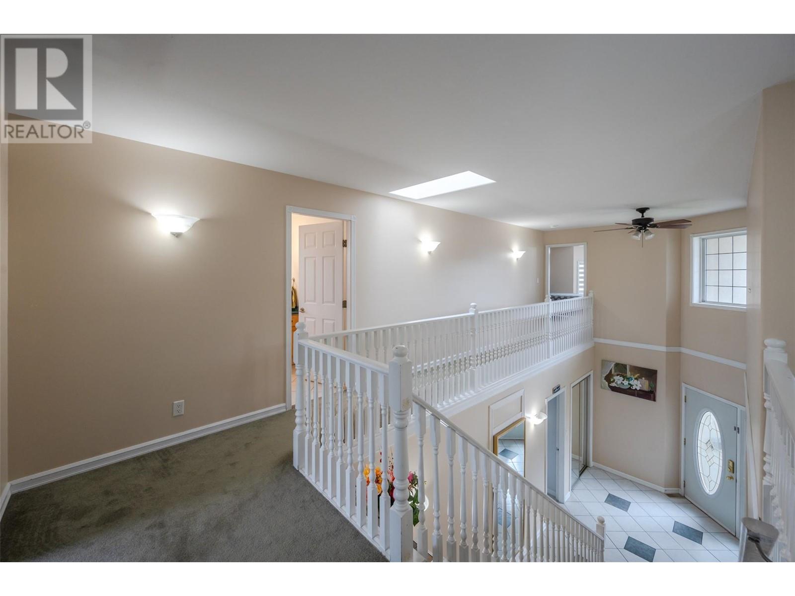 Property at 147 Stocks Crescent image 4