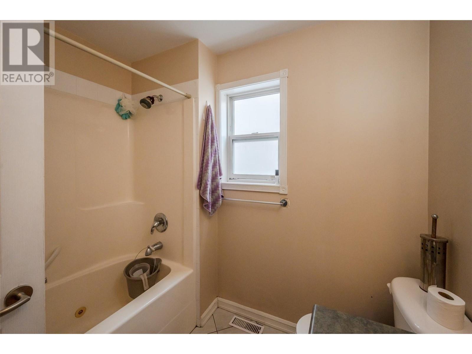 147 Stocks Crescent, Penticton, British Columbia  V2A 8P6 - Photo 34 - 10344518