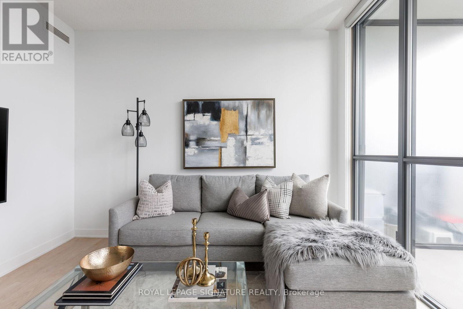 3410 - 110 Charles Street E, Toronto, Ontario  M4Y 1T5 - Photo 2 - C12088644