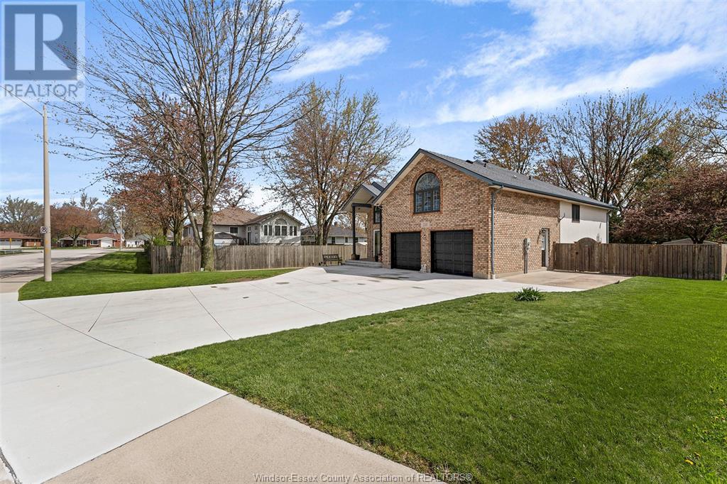 Property at 218 KING JOHN STREET image 2