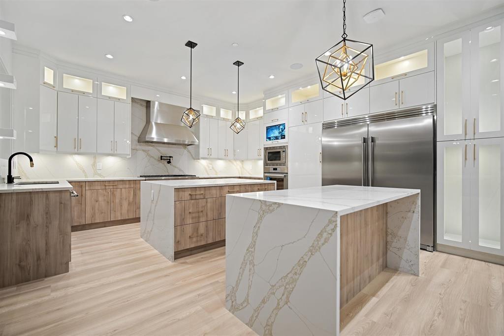 Property at 1 5988 LINDEMAN STREET image 4