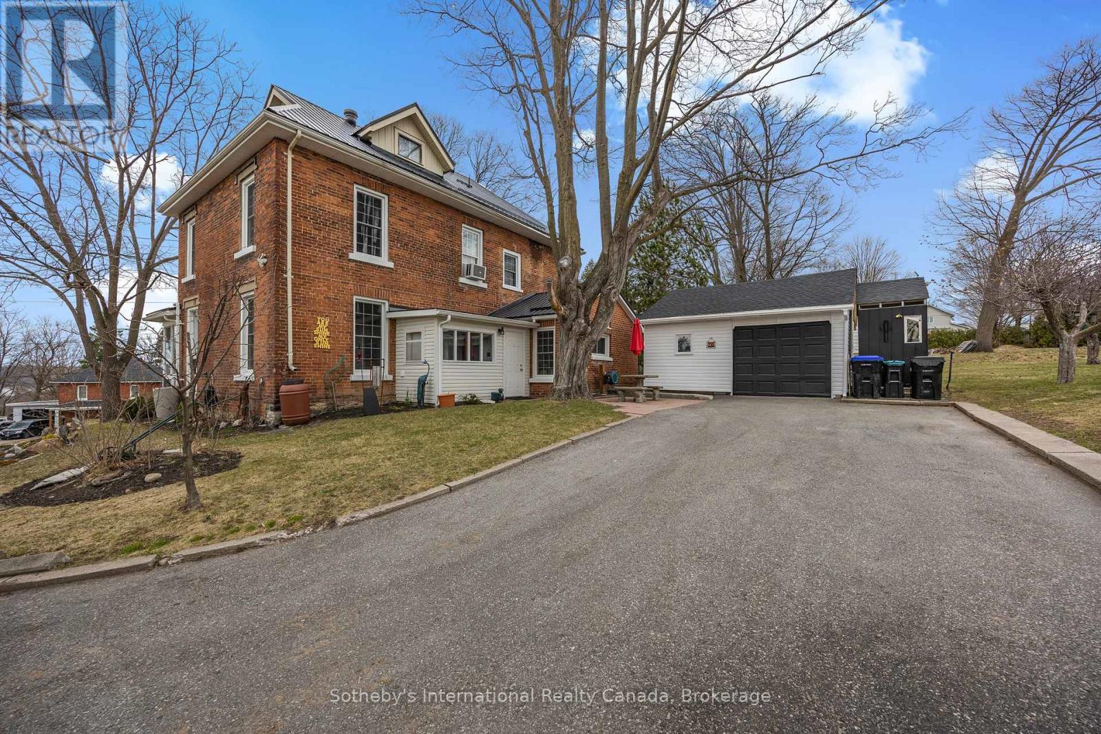 26 Robert Street E, Penetanguishene, Ontario  L9M 1K7 - Photo 5 - S12085685