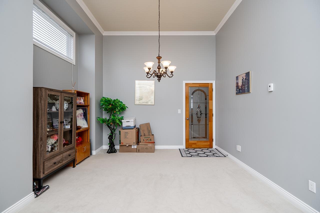 14478 74a Avenue, Surrey, British Columbia  V3S 0S3 - Photo 8 - R2992665