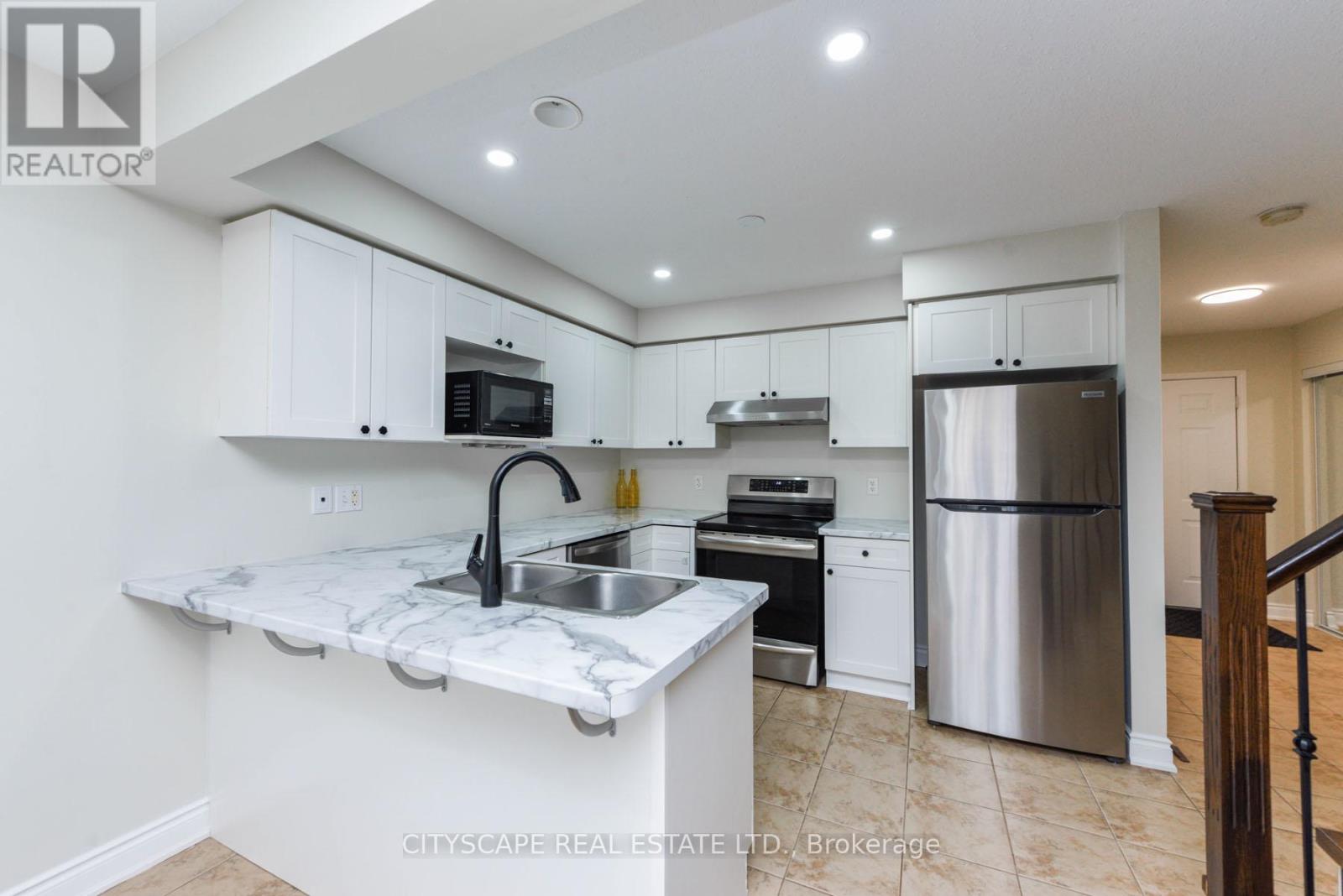 35 - 31 Schroder Crescent, Guelph, Ontario  N1E 7M6 - Photo 7 - X12096758