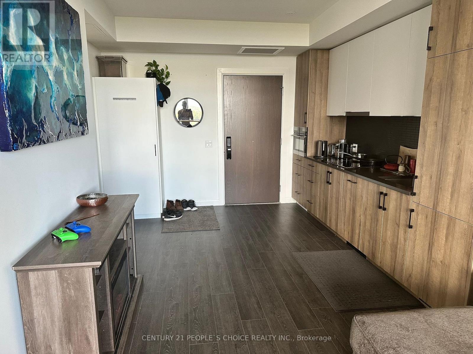 Property at 901 - 741 KING STREET W image 4