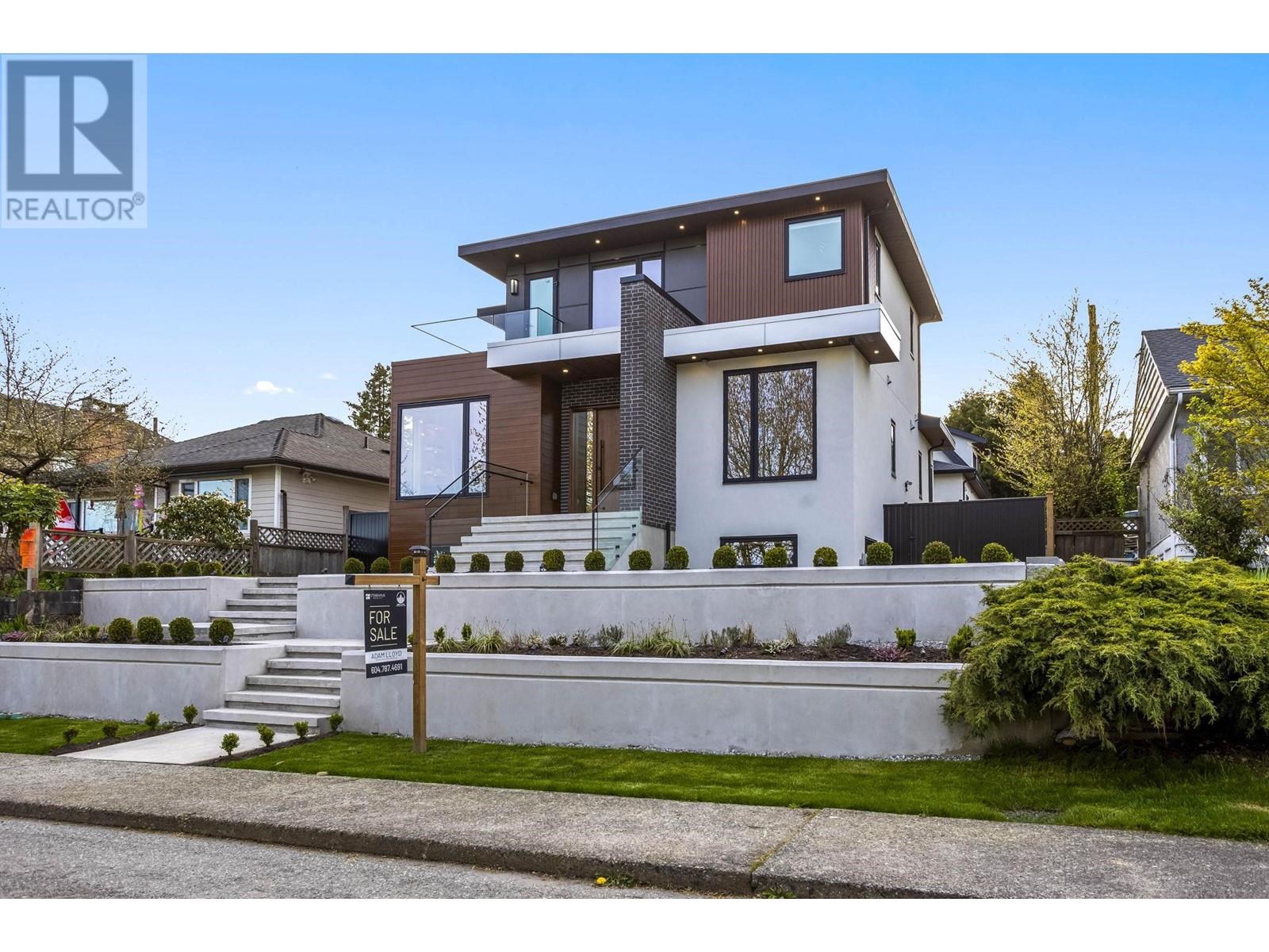 Property at 827 CHESTNUT STREET image 2