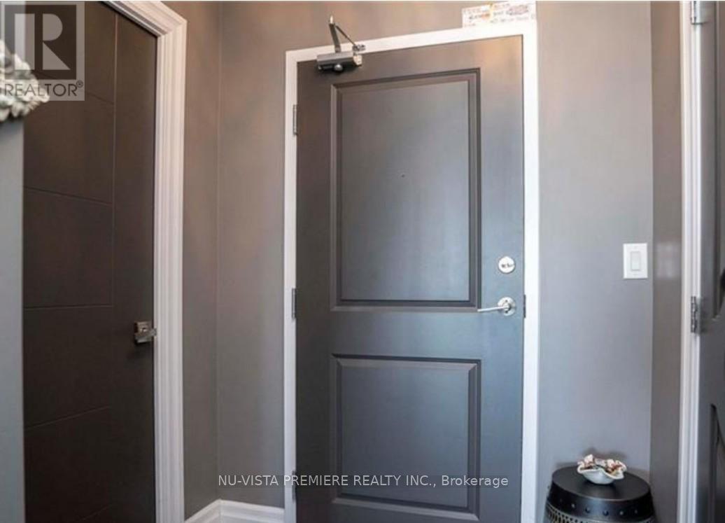 Property at 813 - 240 VILLAGEWALK BOULEVARD image 5
