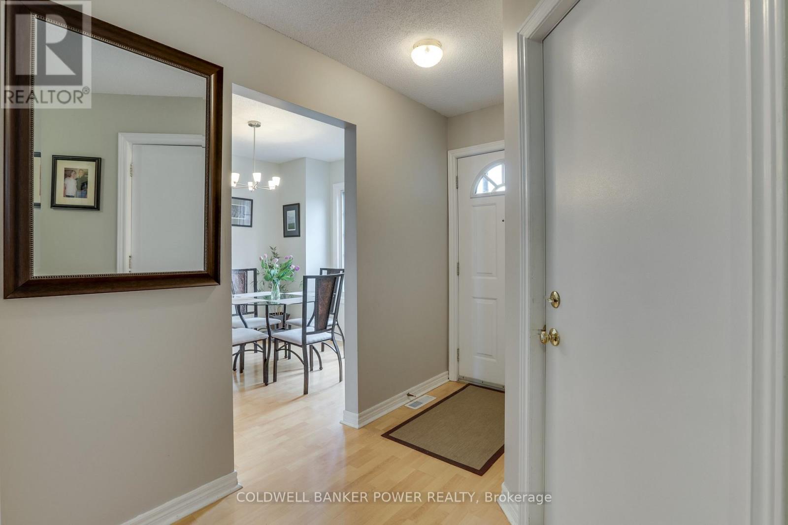 Photo 4 of 43 for 11 - 340 Ambleside Drive