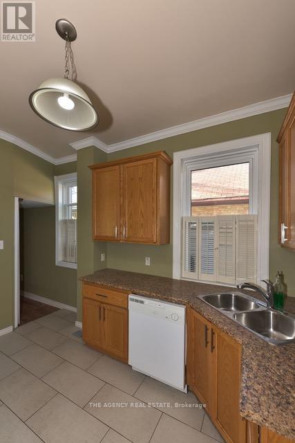 Photo 11 of 45 for 870 Queens Avenue