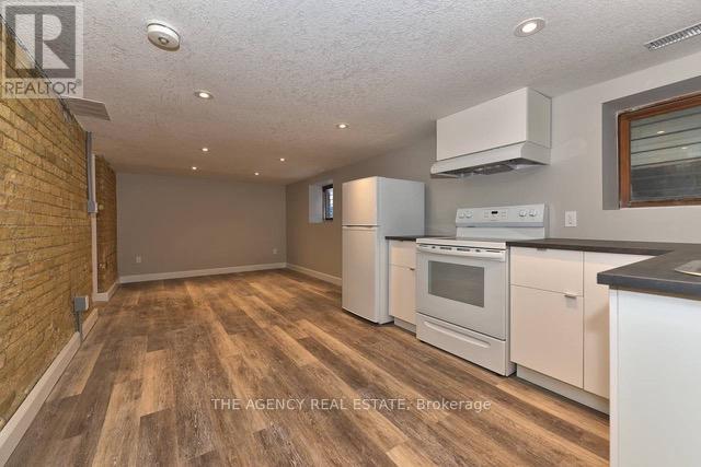Photo 7 of 45 for 870 Queens Avenue