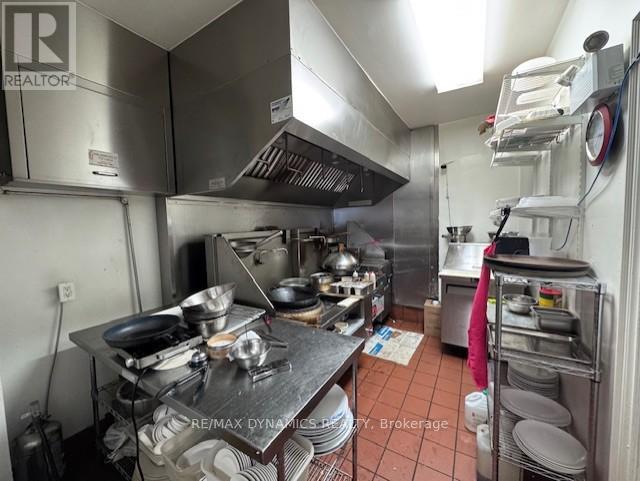5689 Main Street, Niagara Falls, Ontario  L2G 5Z3 - Photo 12 - X12096970
